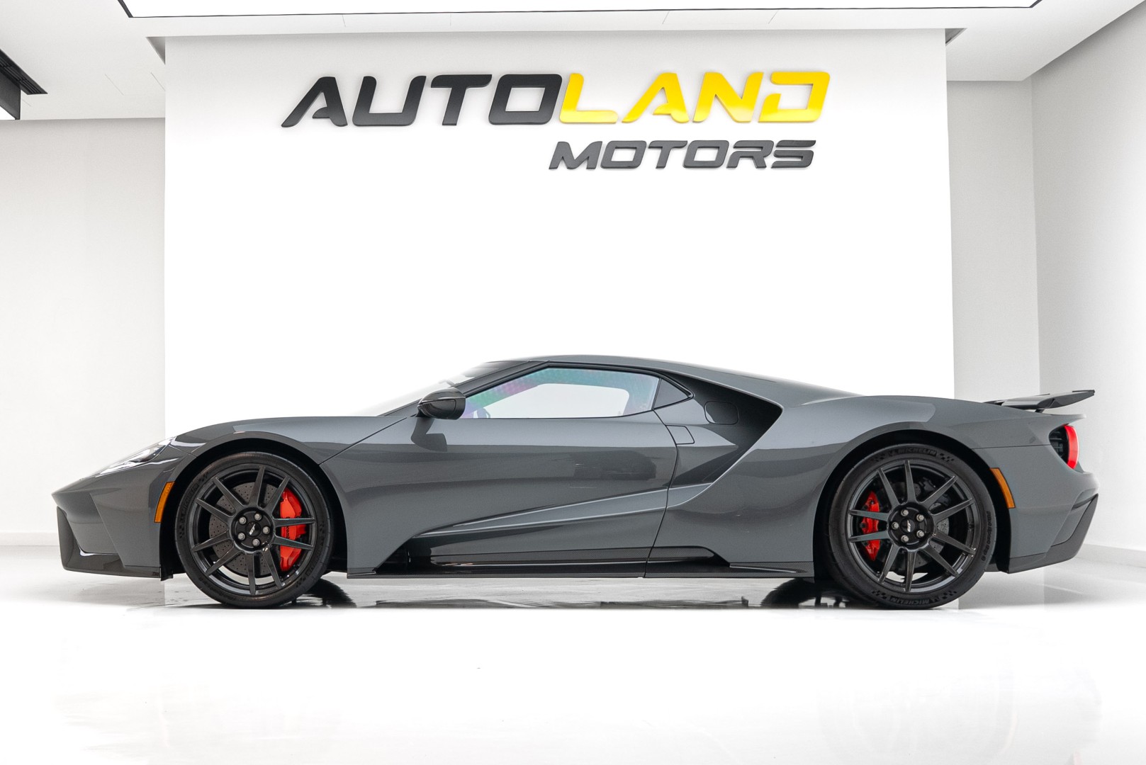 2021 FORD GT | CARBON SERIES | AKRAPOVIC EXHAUST